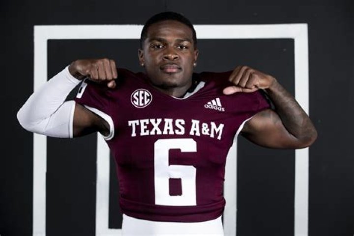 Devon Achane Parents, Texas A&M Running Back Family Life In A Nutshell