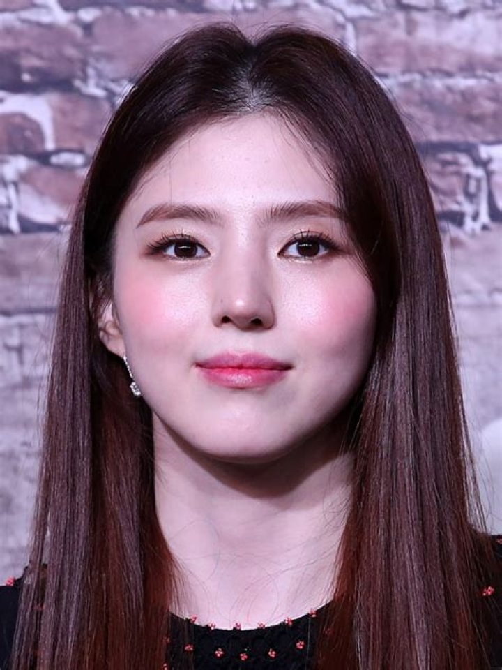 Han So-hee (Actress) Wiki, Biography, Age, Height, Weight, Awards, Boyfriend, Net Worth, Facts