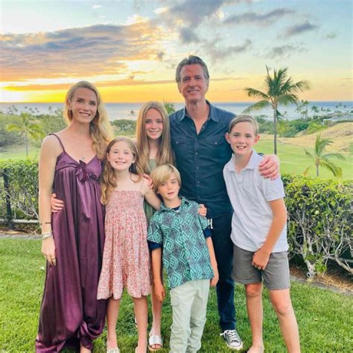 Who Are Gavin Escobar Parents, Harry And Erin Escobar? Dallas Cowboys Tight end Net Worth At Death